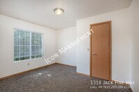 1316 Jack Pine Way in Kalamazoo, MI - Foto de edificio - Building Photo