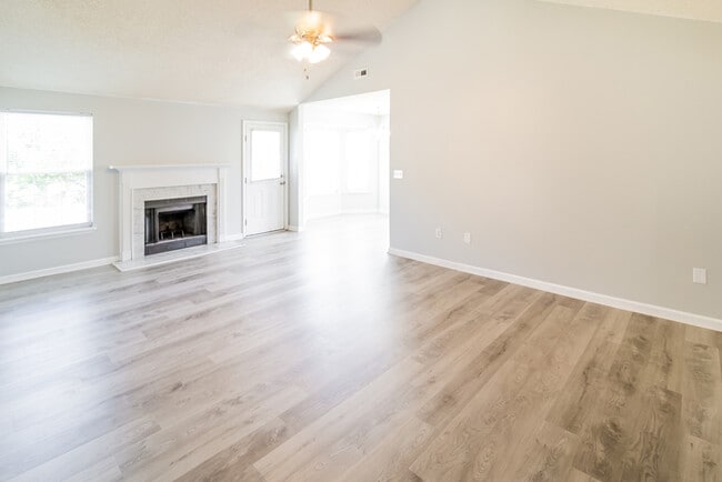 1358 Belle Grove Cir in Hanahan, SC - Building Photo - Building Photo