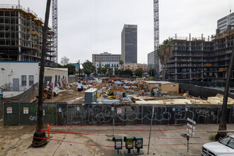 626 Kingsley in Los Angeles, CA - Foto de edificio - Building Photo