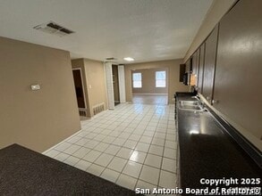 146 Stapleton St in San Antonio, TX - Building Photo - Building Photo