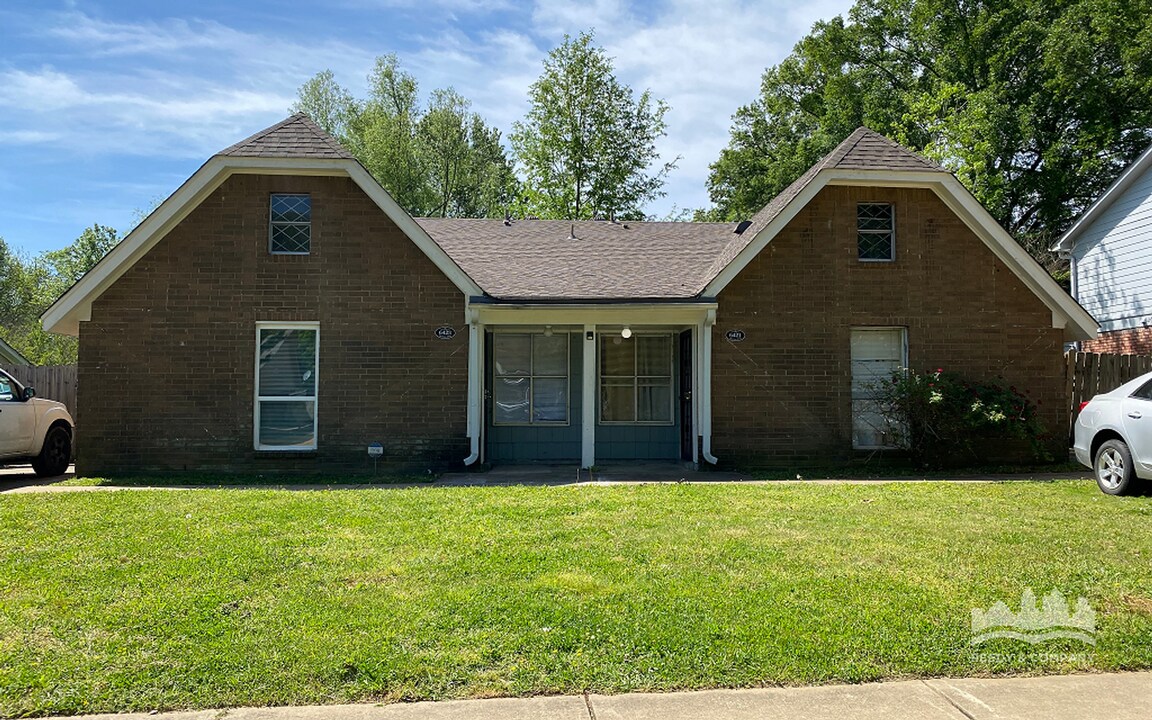 6423 Oak Park Dr in Memphis, TN - Foto de edificio