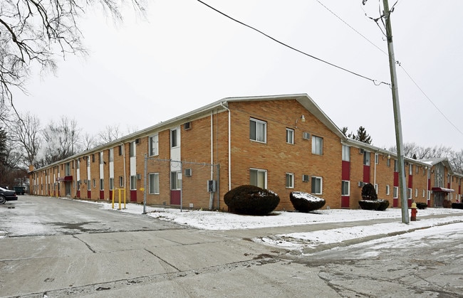 Country House Apartments in Detroit, MI - Foto de edificio - Building Photo