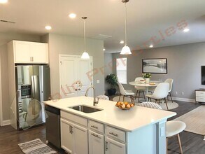4037 Reunion Creek Pkwy in Apex, NC - Building Photo - Building Photo