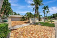 3581 SW 141st Ave in Miami, FL - Building Photo - Building Photo