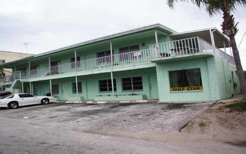 Gulf Star Motel in Redington Shores, FL - Building Photo - Building Photo