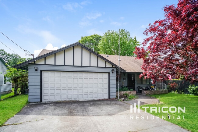 property at 415 S 17th St