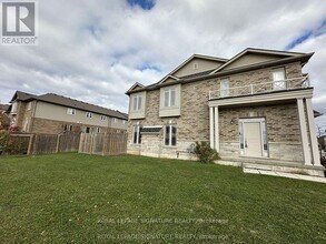 40 Kingsborough Dr in Hamilton, ON - Building Photo - Building Photo