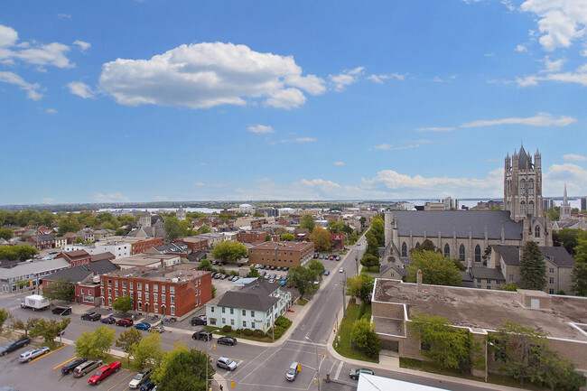 Skyline in Kingston, ON - Building Photo - Building Photo