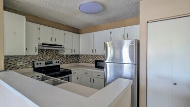2060 N Rand Rd in Palatine, IL - Building Photo - Building Photo