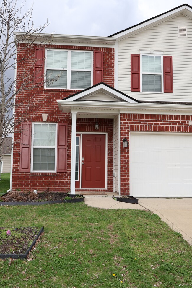 1899 Lakecrest Dr in Columbus, IN - Building Photo - Building Photo