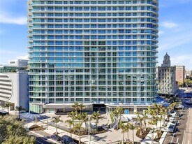 400 Central Ave in St. Petersburg, FL - Building Photo