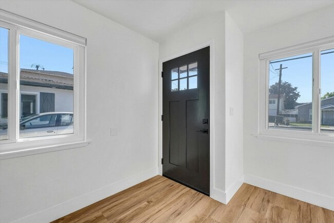 18442 Patterson Ln in Huntington Beach, CA - Building Photo - Building Photo