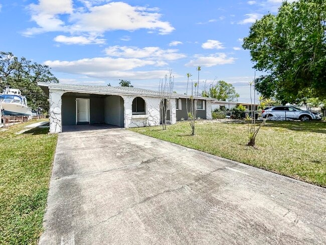 1204 21st Ave W in Palmetto, FL - Building Photo - Building Photo