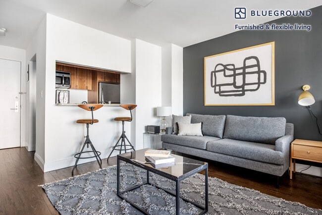 200 E 82nd St in New York, NY - Building Photo - Building Photo
