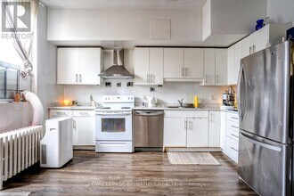 926 King St W in Toronto, ON - Building Photo - Building Photo