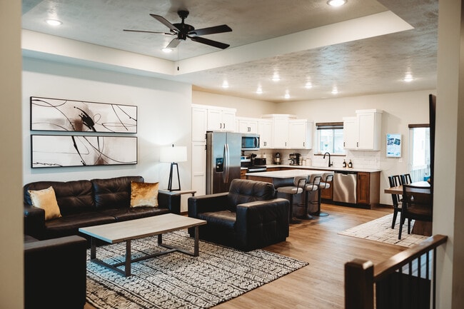 5513 S Dubuque Ave in Sioux Falls, SD - Building Photo - Building Photo