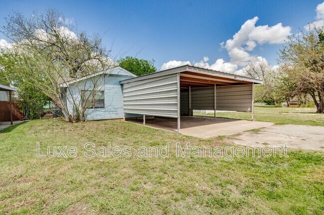 1005 SW 63rd St in Oklahoma City, OK - Building Photo - Building Photo