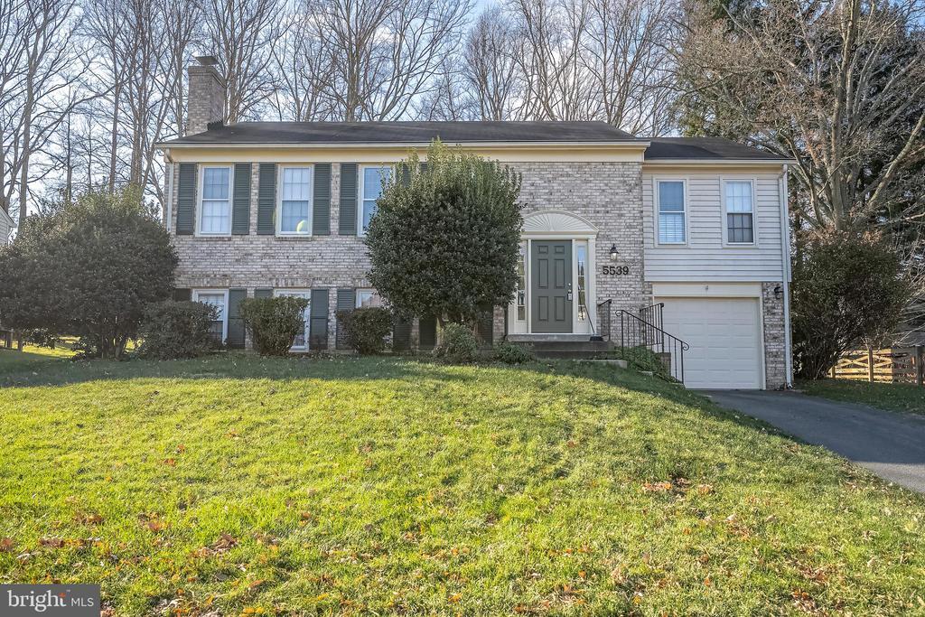 5539 Shooters Hill Ln in Fairfax, VA - Foto de edificio