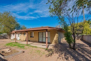 1047 E Alameda Dr in Tempe, AZ - Building Photo