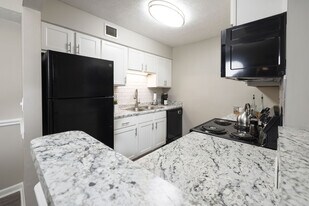 Cross Creek in Columbus, GA - Building Photo