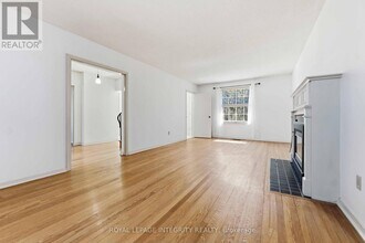 1842 Playfair Dr in Ottawa, ON - Building Photo - Building Photo