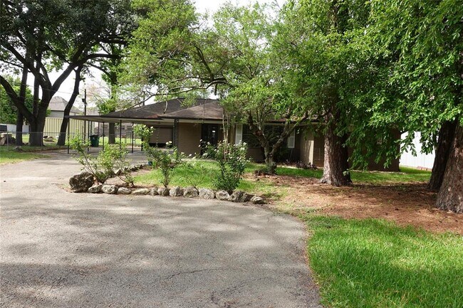 918 Lehman St