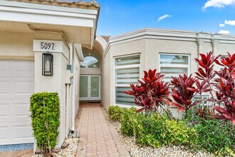 5097 Windsor Parke Dr in Boca Raton, FL - Building Photo - Building Photo