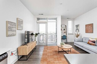 747 N College Ave in Indianapolis, IN - Building Photo