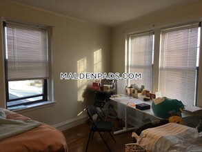 349 Pleasant St in Malden, MA - Building Photo - Building Photo