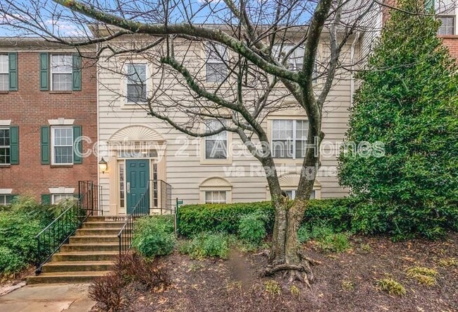 property at 12113 Greenway Ct