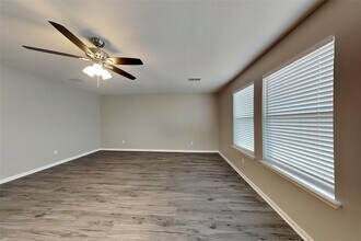 18027 Hillock Glen Ln in Cypress, TX - Building Photo - Building Photo