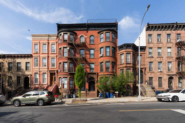 821A Union St in Brooklyn, NY - Building Photo - Building Photo