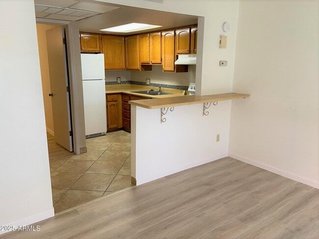 700 W University Dr in Tempe, AZ - Foto de edificio - Building Photo