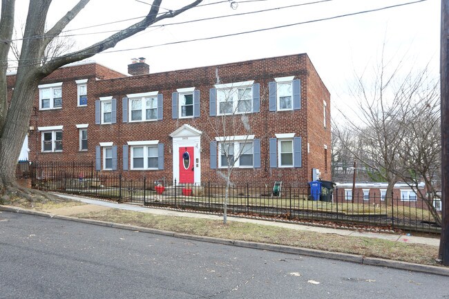 2612 29th St SE in Washington, DC - Foto de edificio - Building Photo