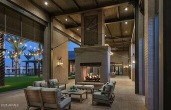 2443 W Maximo Wy in Phoenix, AZ - Building Photo - Building Photo