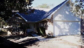 4184 White Tail Cir in Niceville, FL - Building Photo