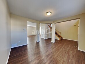 2123 Red Oak Dr in Round Lake, IL - Building Photo - Building Photo