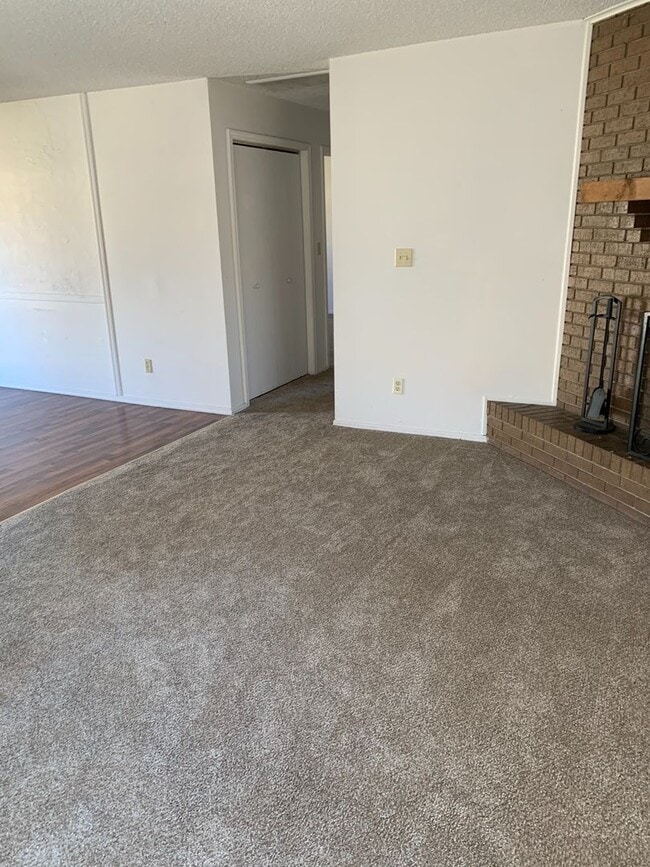 3353 E Sunset St in Springfield, MO - Building Photo - Building Photo