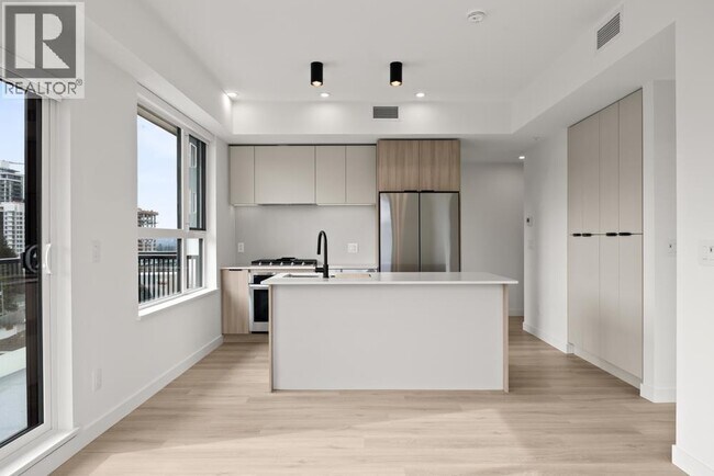 623 Kemsley Ave in Coquitlam, BC - Building Photo - Building Photo