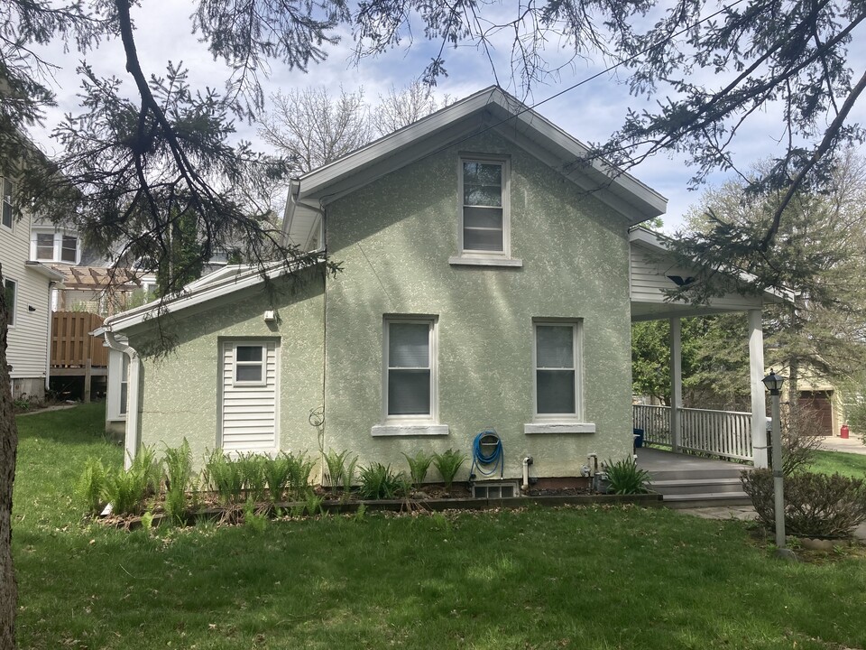 719 Washington St in Decorah, IA - Building Photo