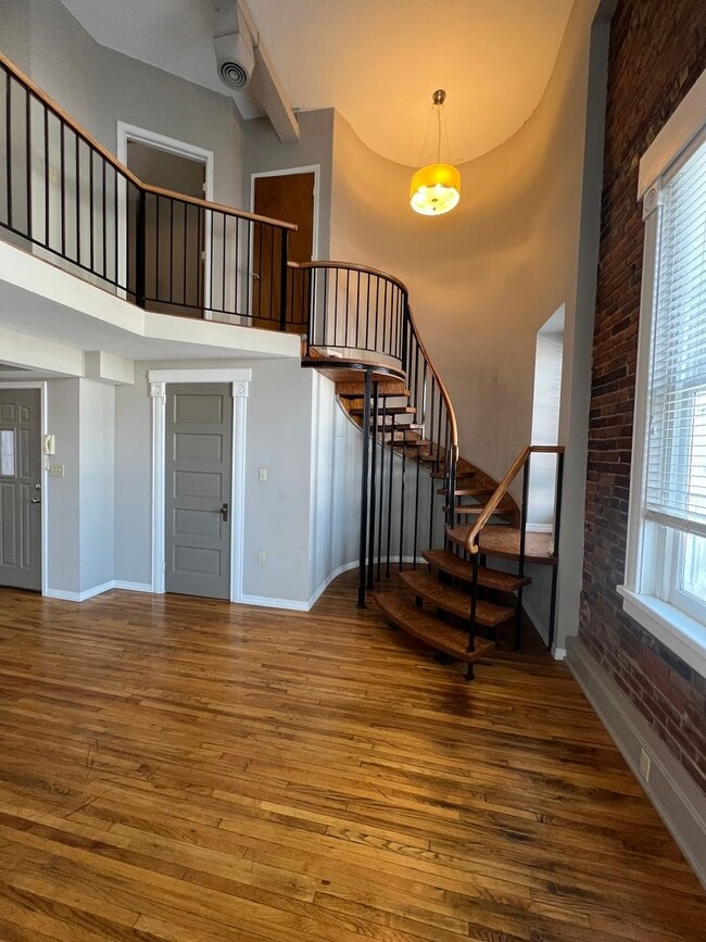 313 Park Central E in Springfield, MO - Building Photo - Building Photo
