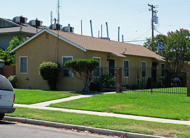 2426 E Peralta Way in Fresno, CA - Building Photo - Building Photo