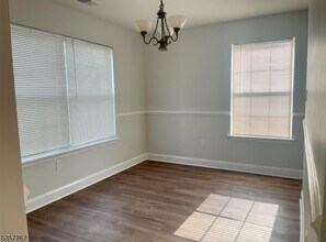 194 Mary Ct in Bridgewater, NJ - Building Photo - Building Photo