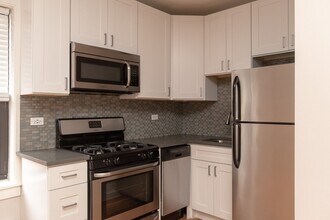 2423 N Kedzie in Chicago, IL - Building Photo - Building Photo