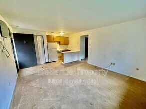 405 Lunar Ln in Coraopolis, PA - Building Photo - Building Photo