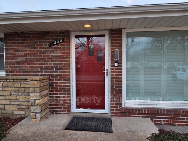 1358 Highmont Dr in Ferguson, MO - Building Photo - Building Photo