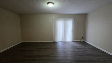 340 Witness Ln in Newport News, VA - Foto de edificio - Building Photo