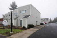 Hollister Apartments in Stayton, OR - Foto de edificio - Building Photo