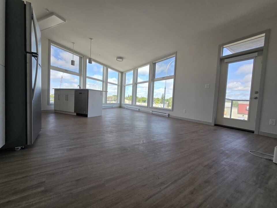 1125 Pembina Hwy in Winnipeg, MB - Building Photo