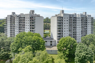 Inwood Condominium in Bridgeport, CT - Building Photo - Building Photo